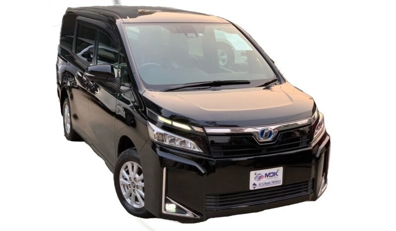
								TOYOTA VOXY 1.8 HYBRID full									