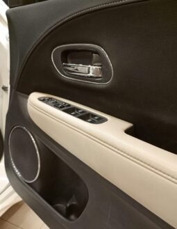 
										2014 HONDA VEZEL HYBRID Z full									