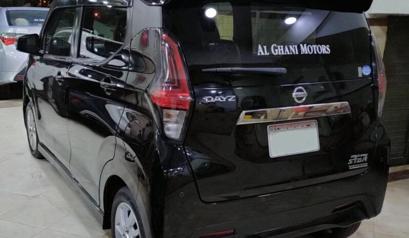 
								2021 NISSAN DAYZ HIGHWAY STAR S-HYBRID full									