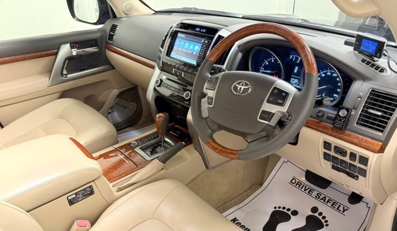 
								2014 TOYOTA LAND CRUIZER ZX full									