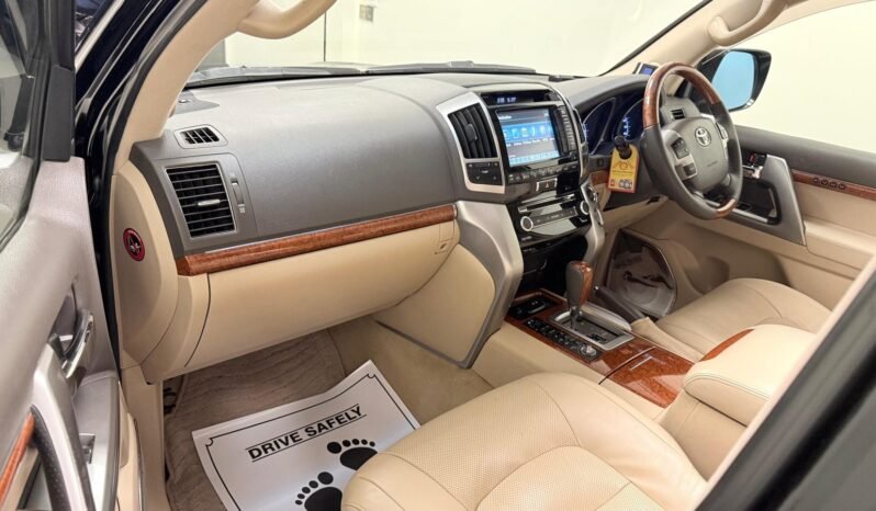 
								2014 TOYOTA LAND CRUIZER ZX full									