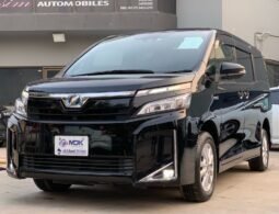 TOYOTA VOXY 1.8 HYBRID