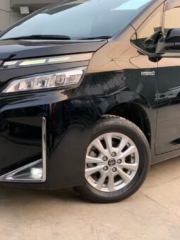 
										TOYOTA VOXY 1.8 HYBRID full									