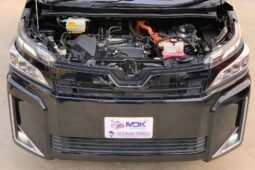 
										TOYOTA VOXY 1.8 HYBRID full									