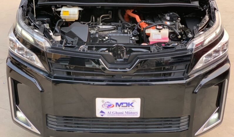 
								TOYOTA VOXY 1.8 HYBRID full									