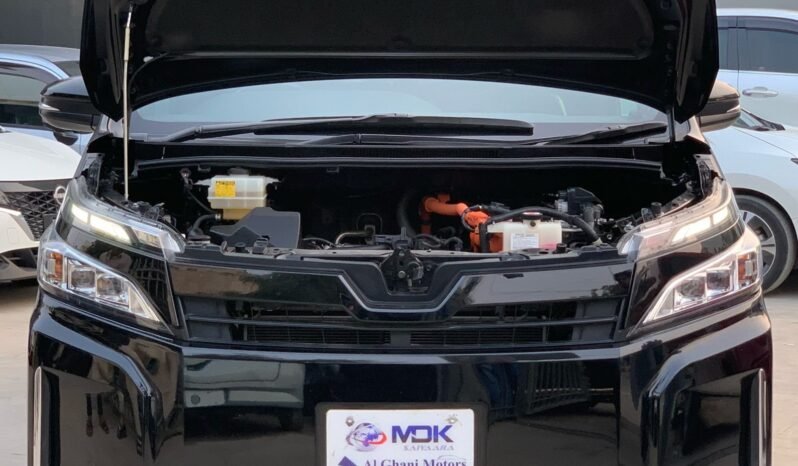 
								TOYOTA VOXY 1.8 HYBRID full									