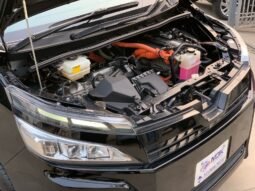 
										TOYOTA VOXY 1.8 HYBRID full									