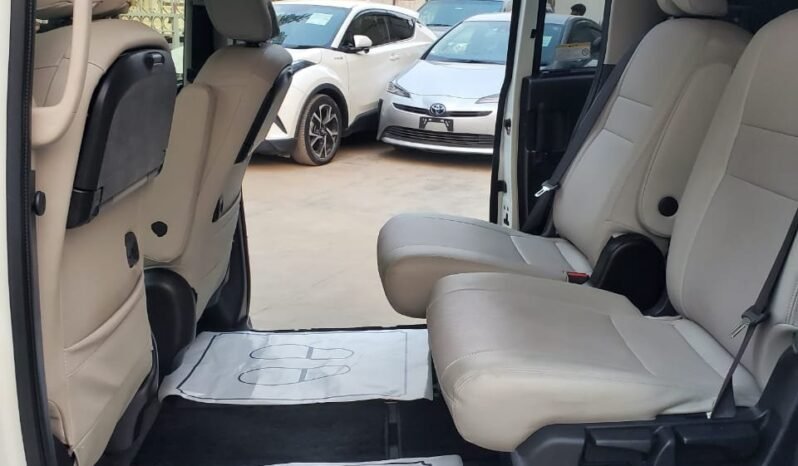 
								2019 NISSAN SERENA HIGHWAY STAR full									