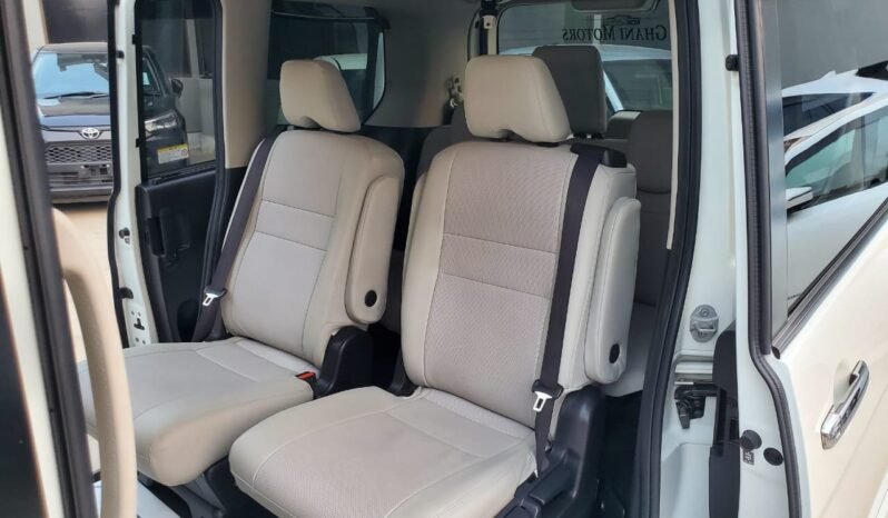 
								2019 NISSAN SERENA HIGHWAY STAR full									
