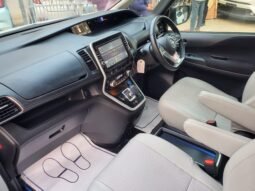 
										2019 NISSAN SERENA HIGHWAY STAR full									