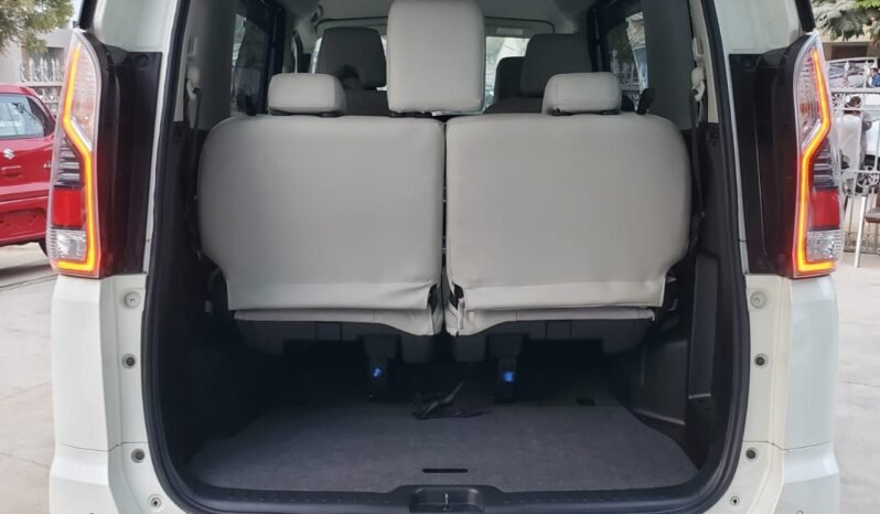 
								2019 NISSAN SERENA HIGHWAY STAR full									