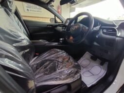 
										2017 TOYOTA C-HR (S LED) 1.8 HYBRID full									