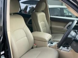 
										2016 TOYOTA LAND CRUISER AX full									