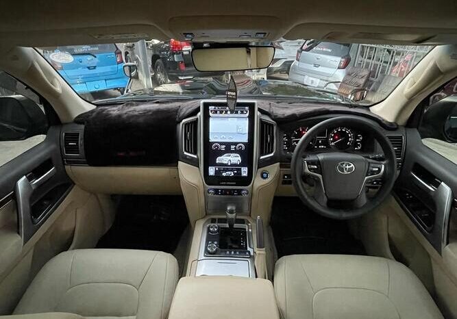 
								2016 TOYOTA LAND CRUISER AX full									