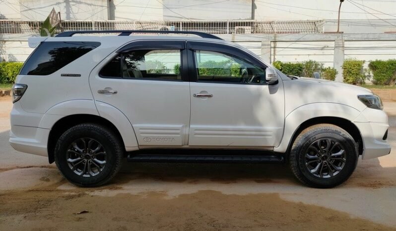 
								2016 TOYOTA FORTUNER V 2.7 PETROL full									