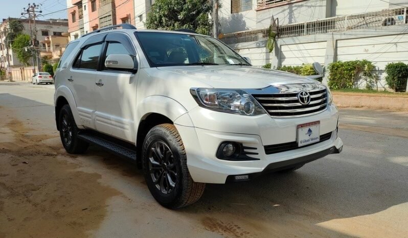 
								2016 TOYOTA FORTUNER V 2.7 PETROL full									