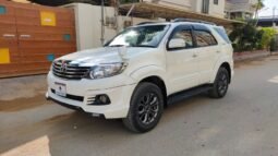 
										2016 TOYOTA FORTUNER V 2.7 PETROL full									